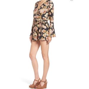 MIMI CHICA Print Surplice Romper size M